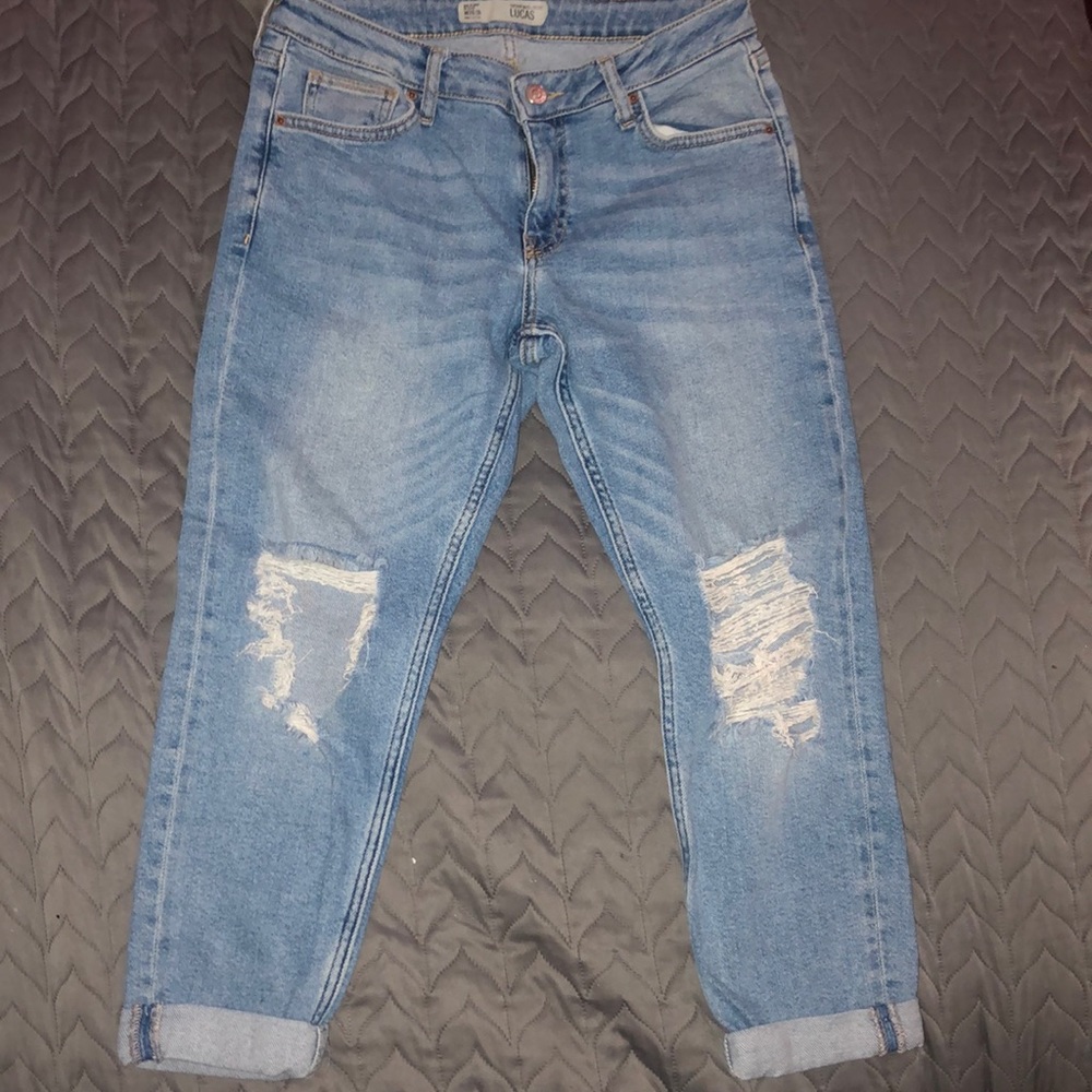 CLOSET CLOSING 📍 Top shop ripped jeans!